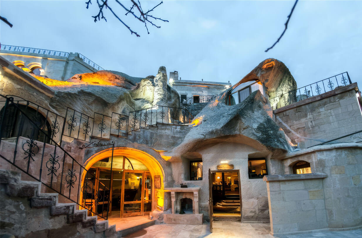 Restaurant Evening View